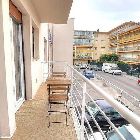 Grand Sur Le Port De Golfe Juan * Vallauris